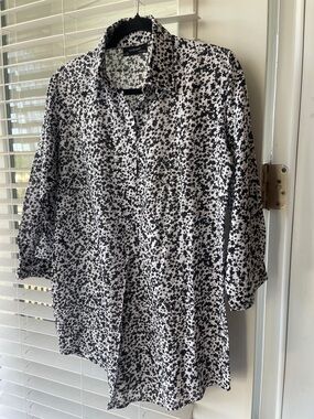 Backwoods Black & White Floral-Print Tunic Blouse